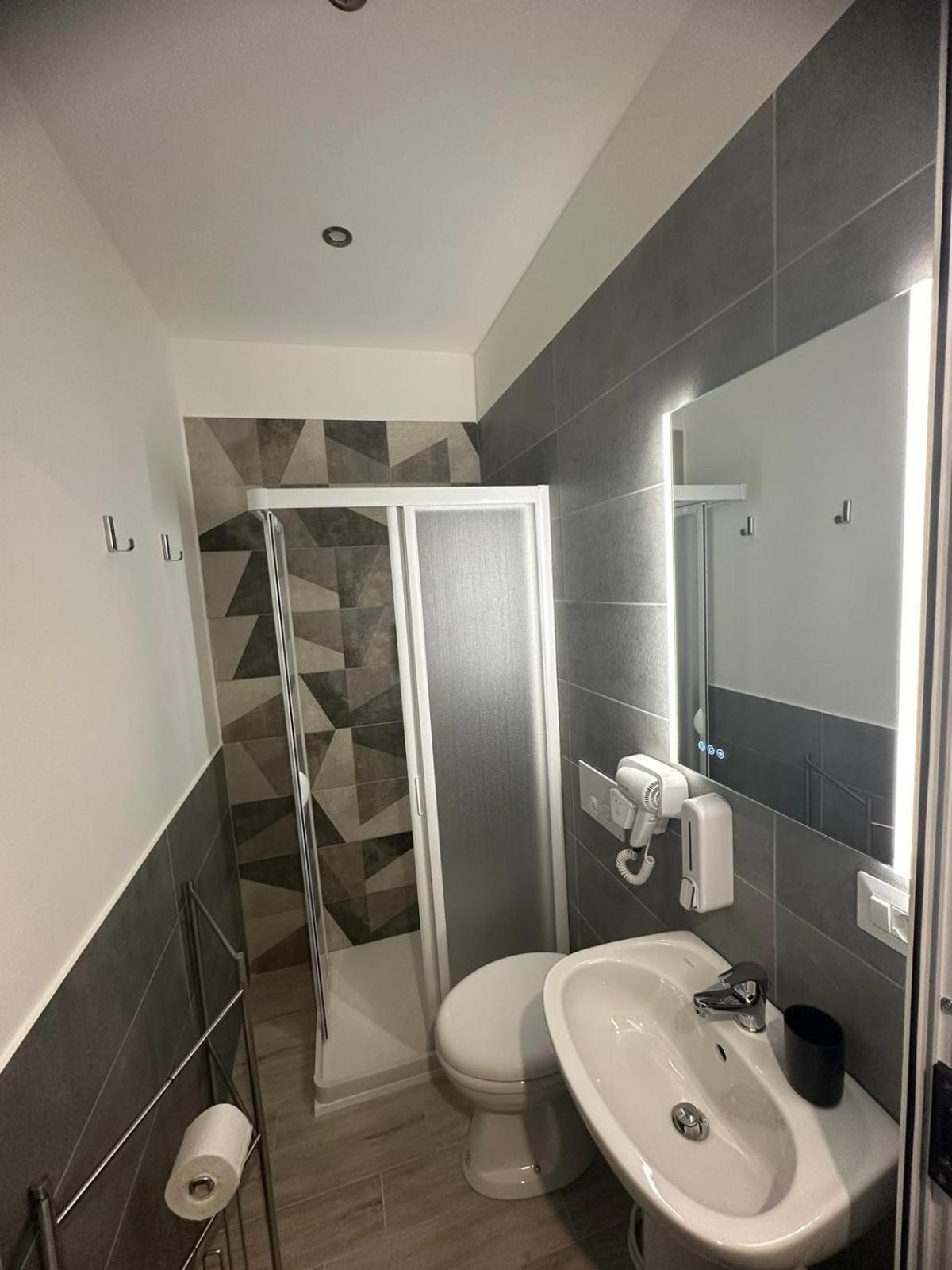 Bari Valona Rooms מראה חיצוני תמונה